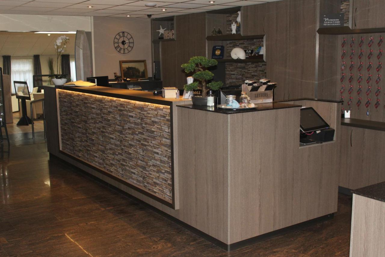 Hotel Restaurant 'T Klokje Ренесе Екстериор снимка