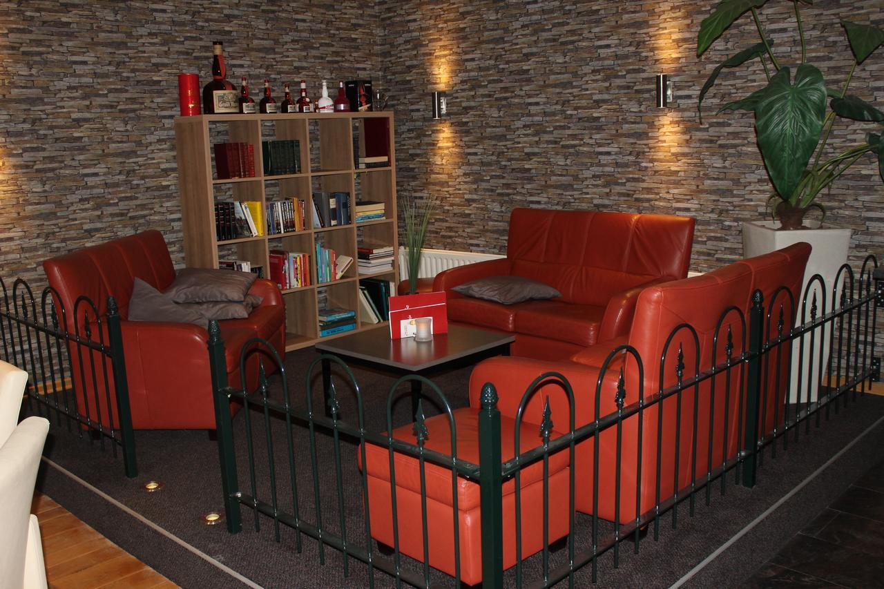 Hotel Restaurant 'T Klokje Ренесе Екстериор снимка