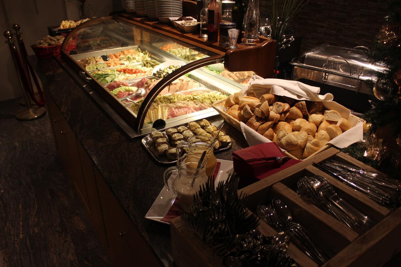 Hotel Restaurant 'T Klokje Ренесе Екстериор снимка