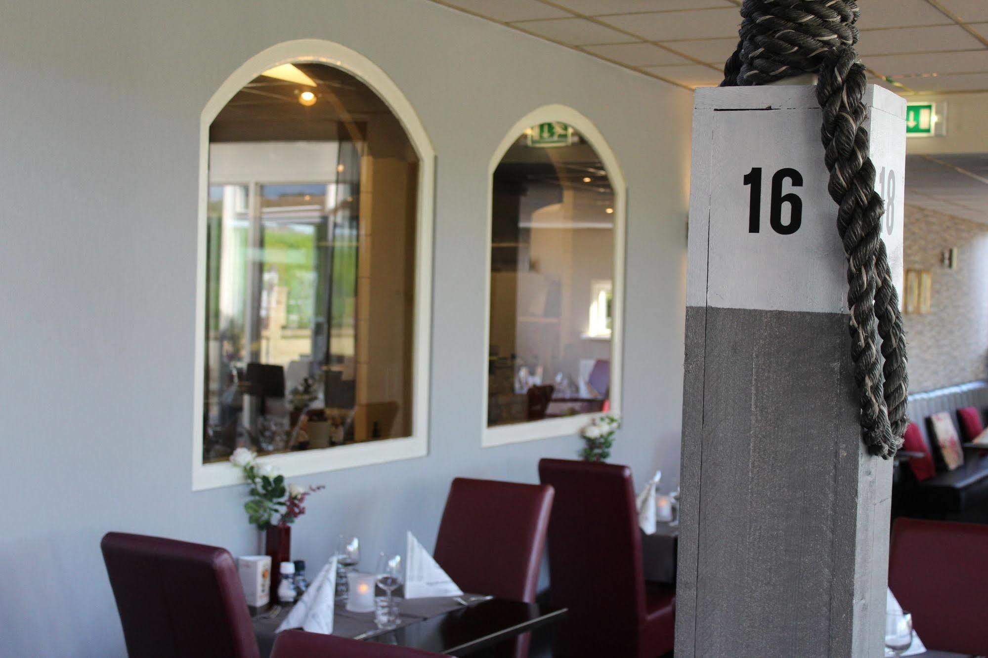 Hotel Restaurant 'T Klokje Ренесе Екстериор снимка