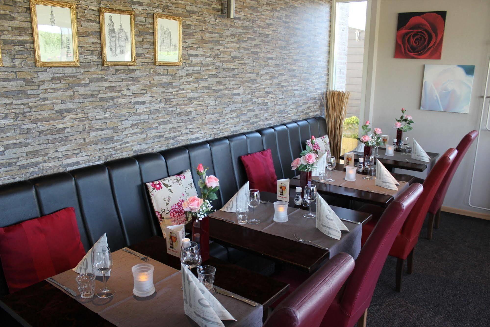 Hotel Restaurant 'T Klokje Ренесе Екстериор снимка